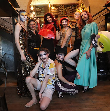 groupe de drags queer
