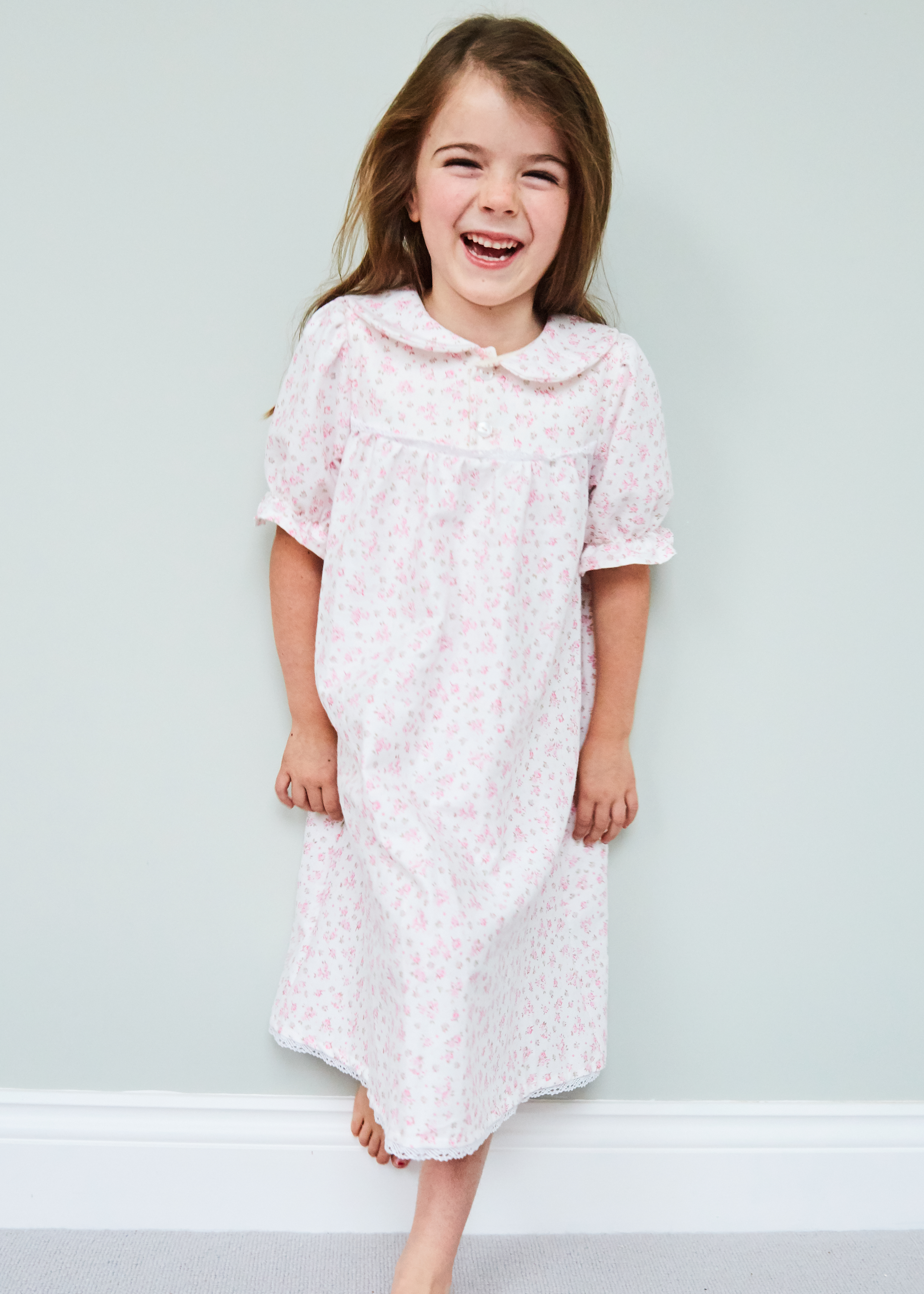 Nightie in tiny pink rose bud print