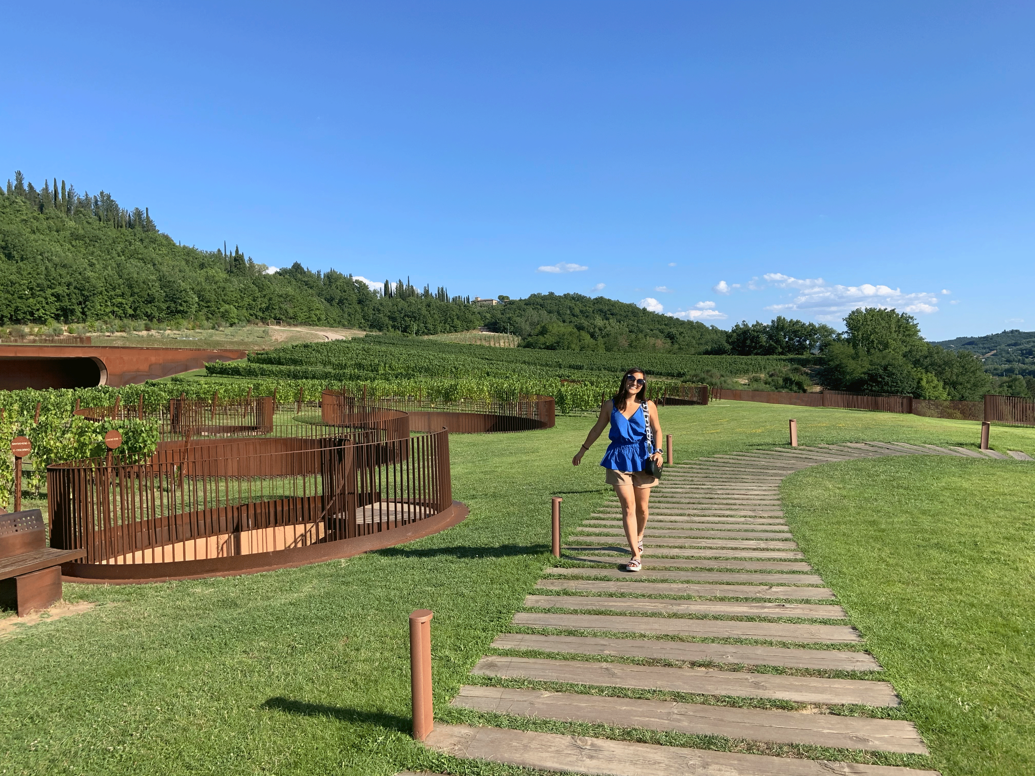 ELI-TUSCANY.gif