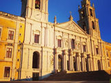 Descobrir Portugal com o seu pet  🐾   Real Edifício de Mafra