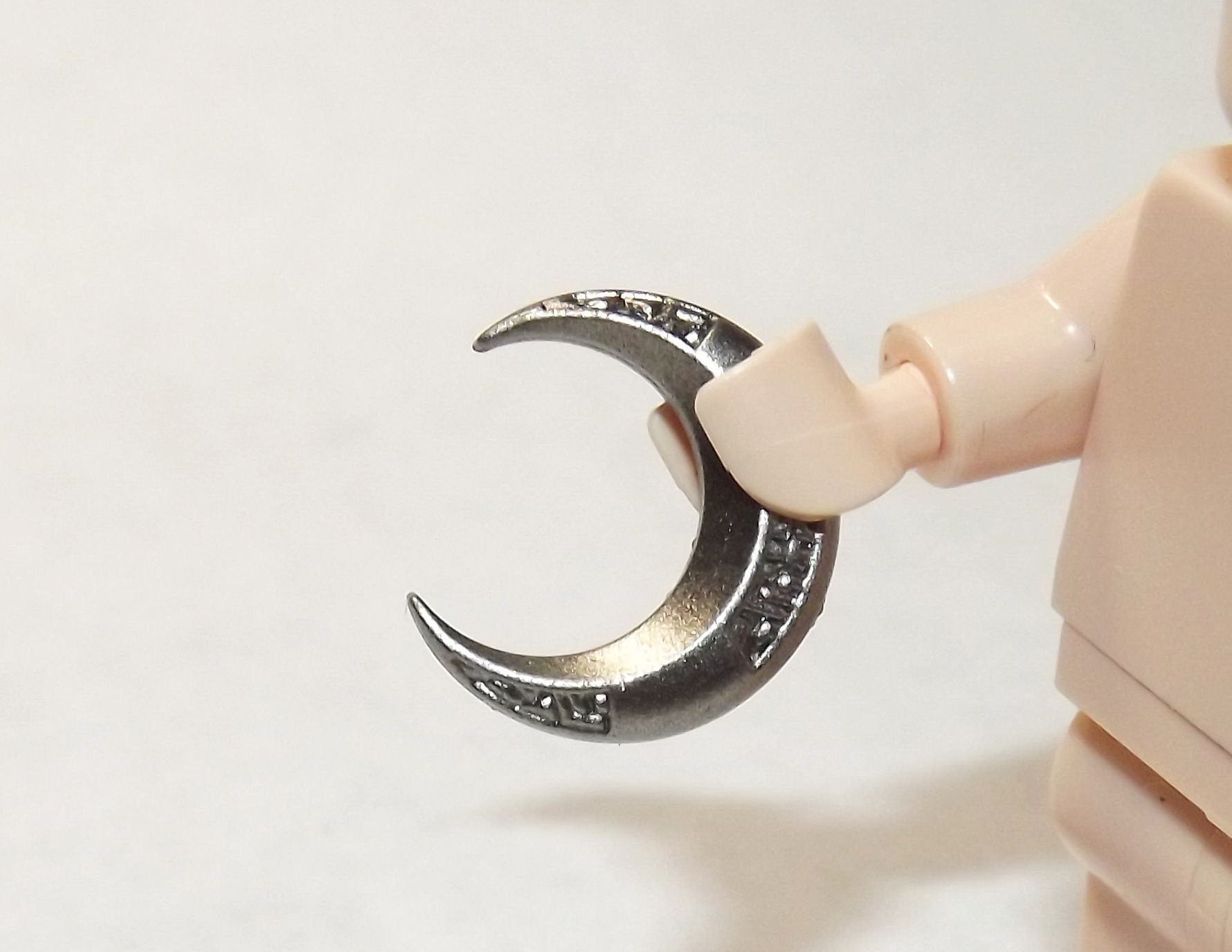 Curved  Sci-Fi  Hand weapon