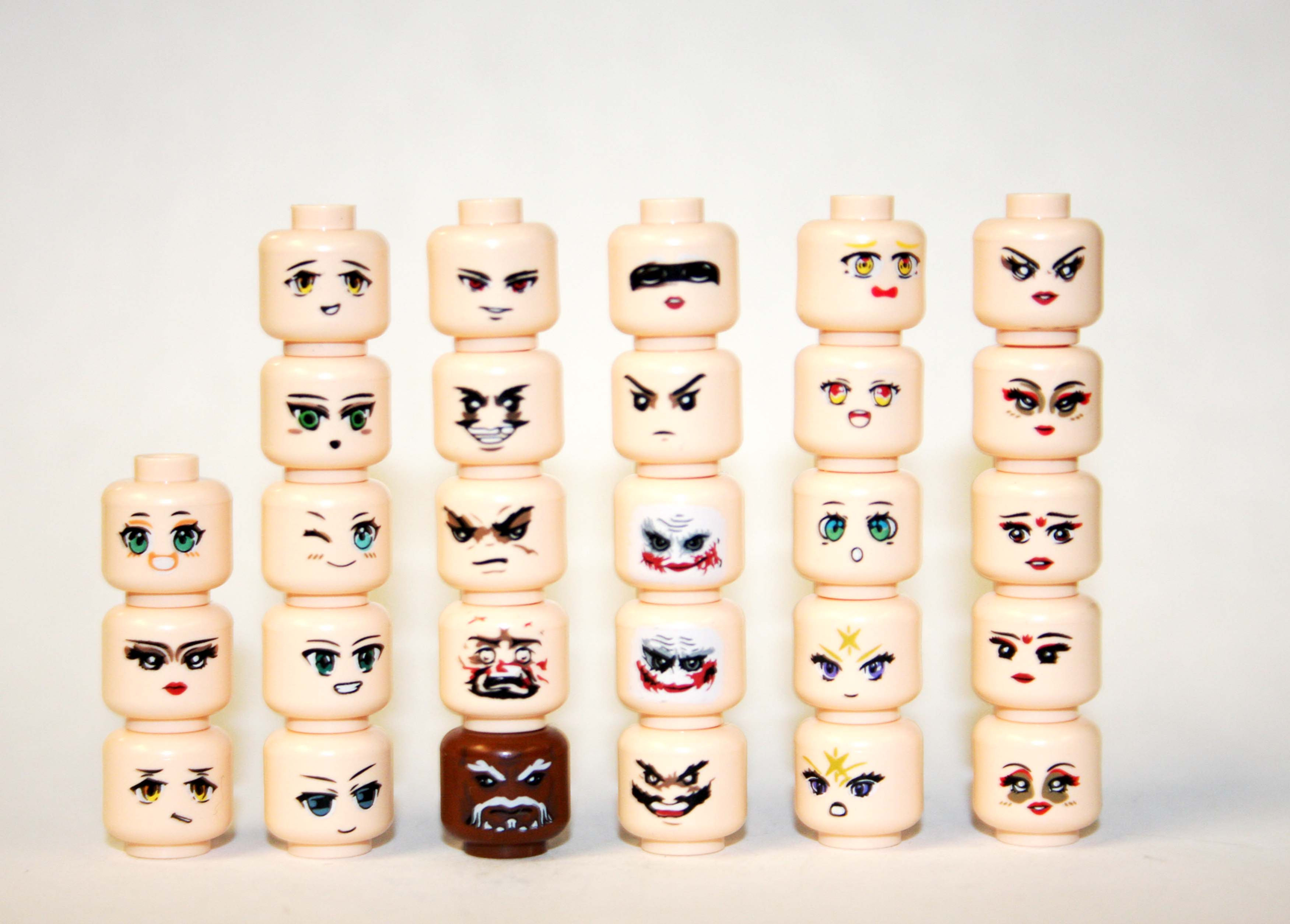 Head set of 28 Minifigure emotion heads C