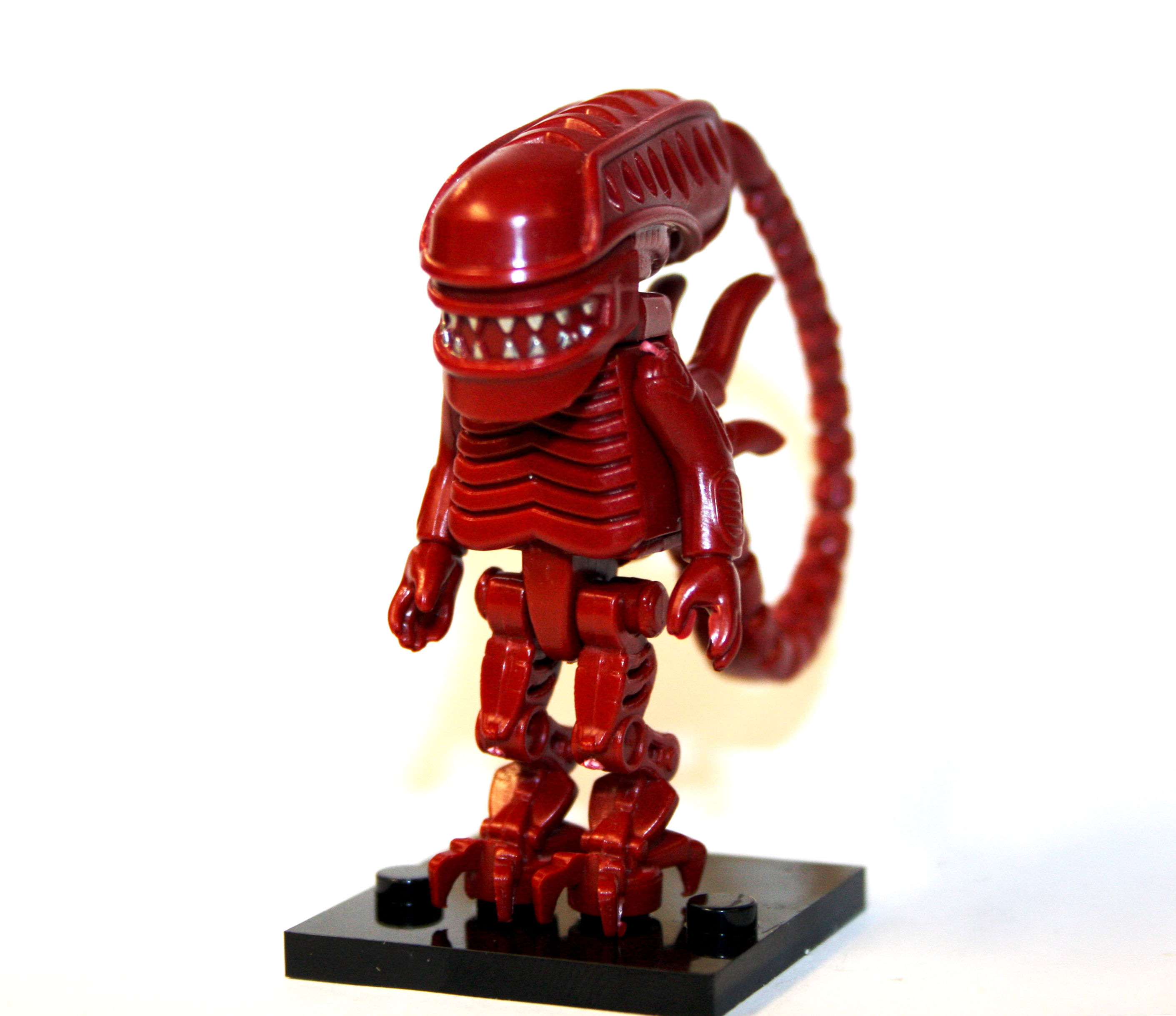 Alien Xenomorph Red Horror Movie Monster Minifigure