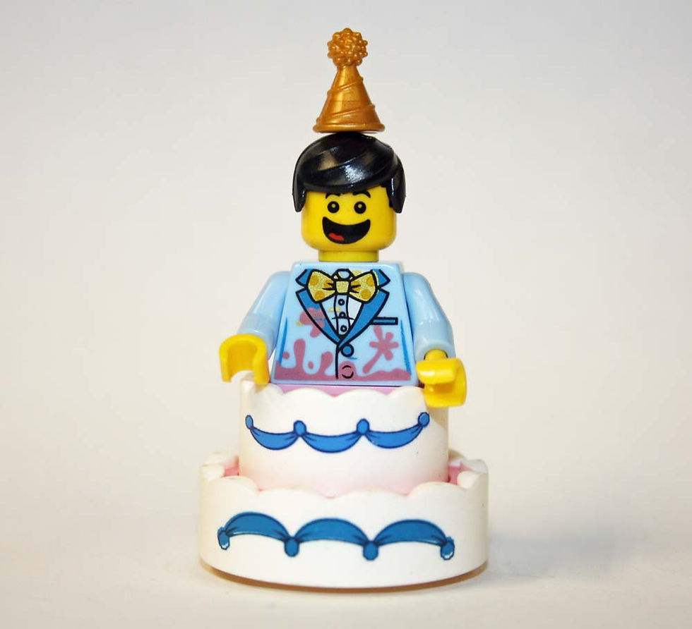 Party Cake Man Minifigure