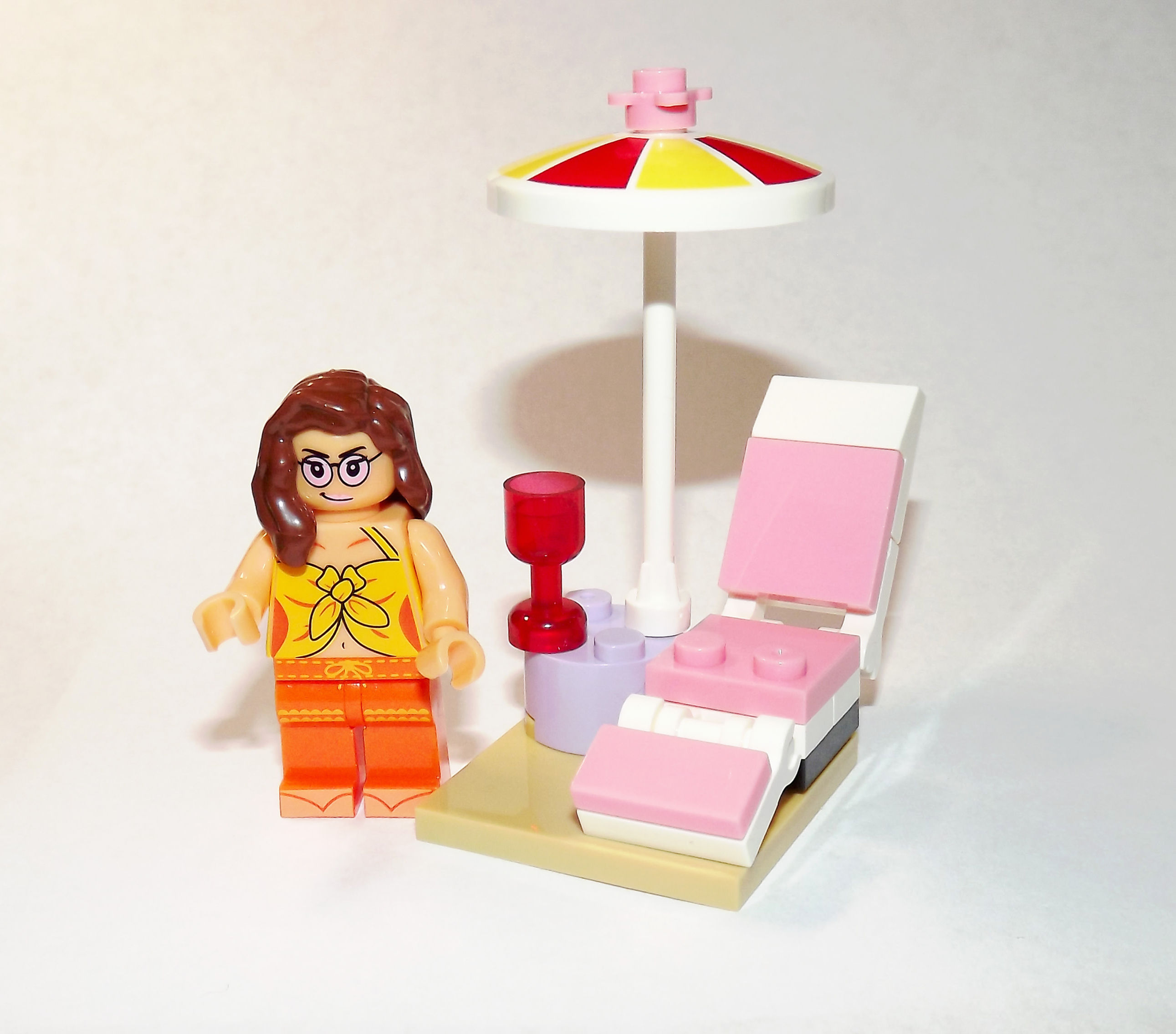 Beach goer Girl Minifigure set