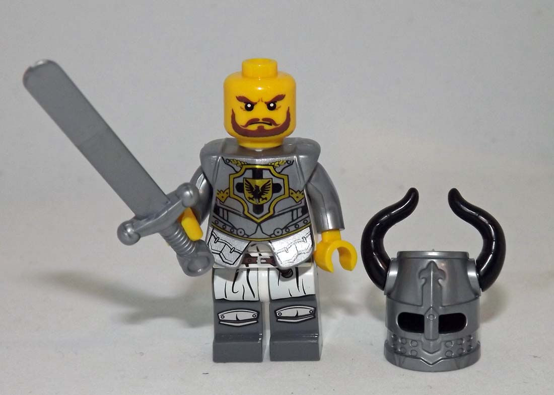 Knight Horned Helmet Minifigure