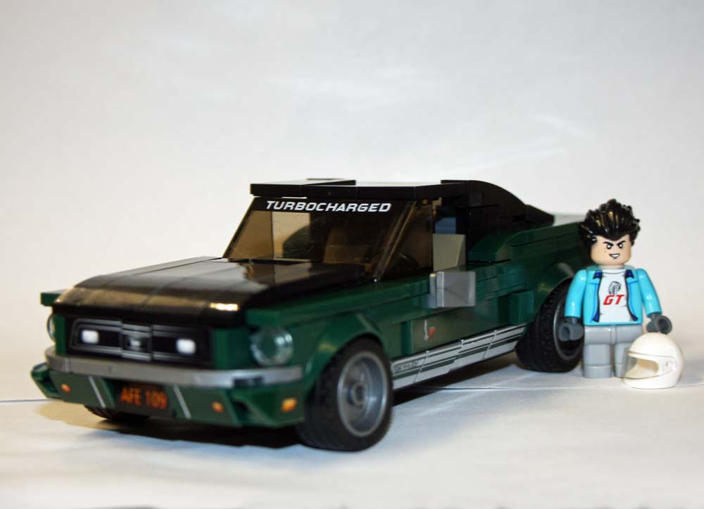 Mustang GT Fastback 60s Muscle Car with Minifigure set