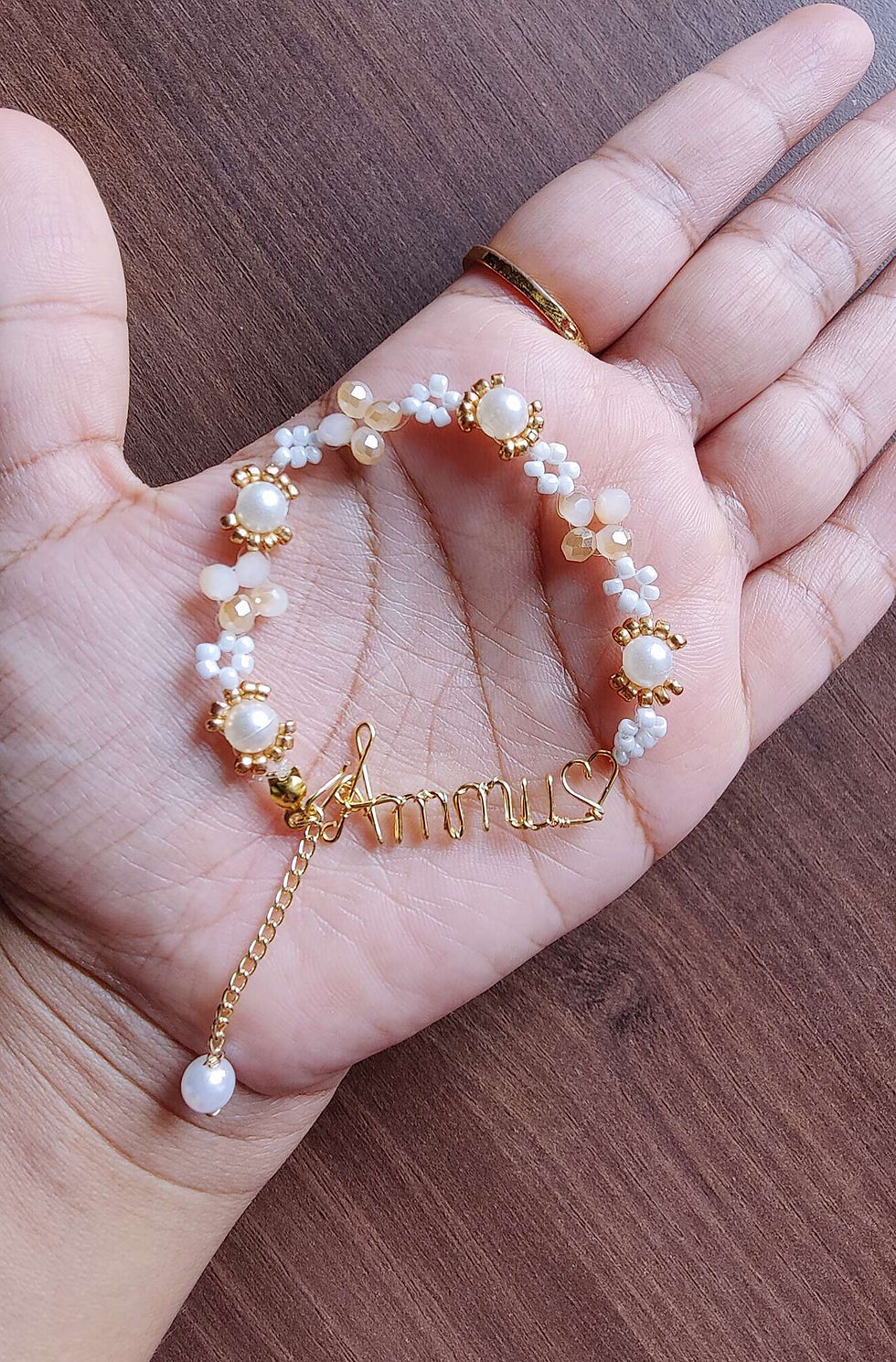 Daisy Name Bracelet in peach and pearl