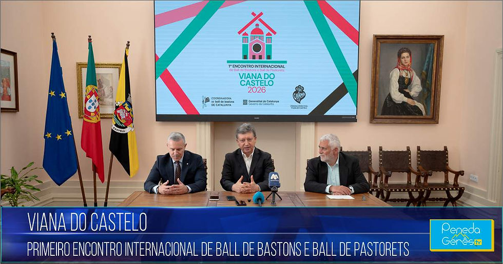 Delegação do Governo da Catalunha em Portugal e representante da Coordenadora de Ball de Bastons da Catalunha no salão nobre da Câmara Municipal de Viana do Castelo com o Vice-Presidente da Câmara.