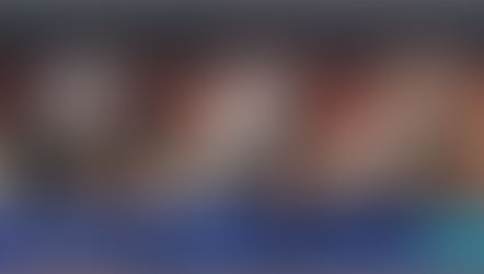 fotografia do moderador e convidados a participar na iniciativa Diálogo Jovem: Política à Mesa para debater democracia