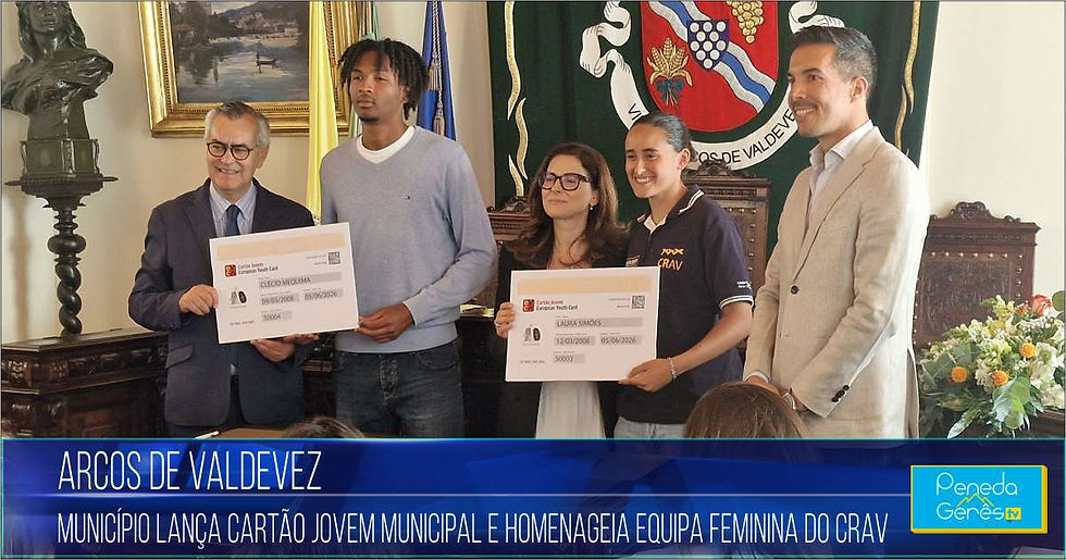 Secretária de Estado Carla Rodrigues e o Presidente da Câmara Olegário Gonçalves na sessão solene com jovens e atletas em Arcos de Valdevez.