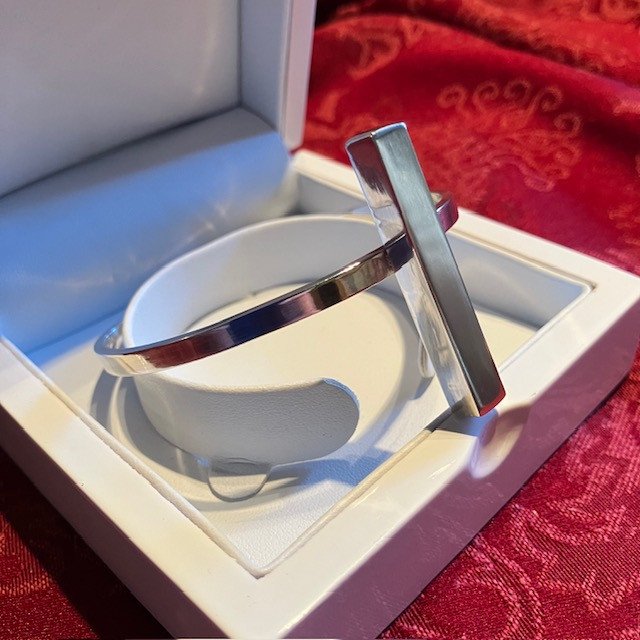 Single T Bar Bangle