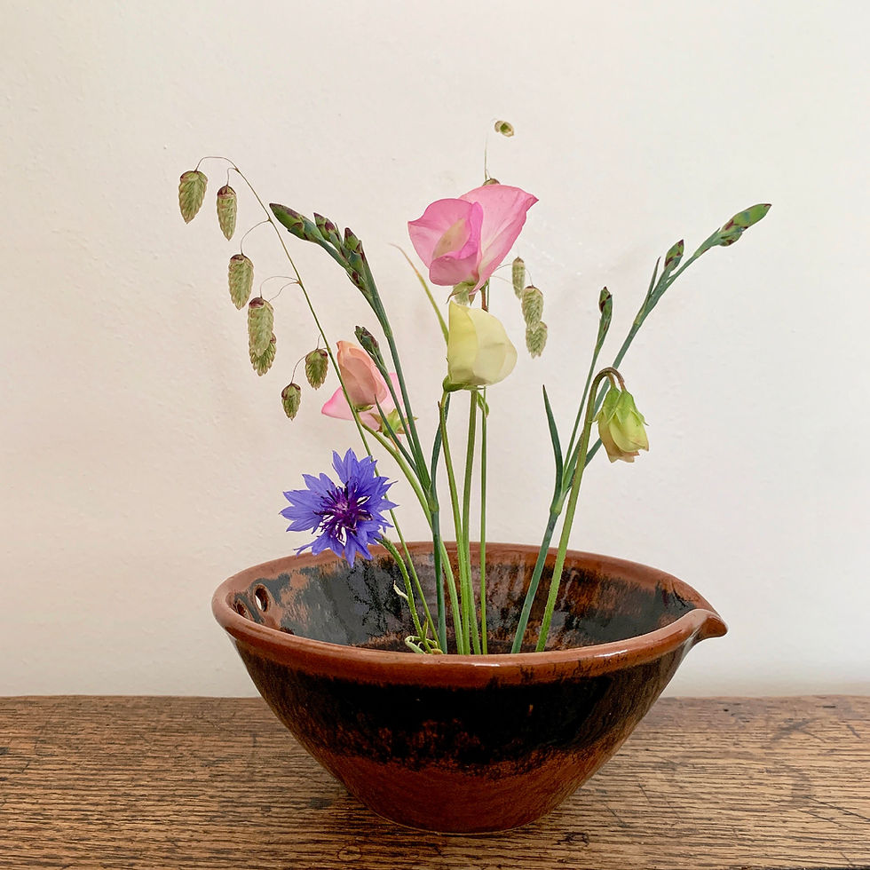 Thumbnail: Niwaki Kenzan (Flower Frog) Medium