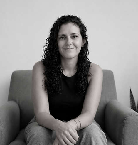 Luciana García Castro, psicoterapeuta especializada en temas emocionales, vinculares y EMDR, en su consultorio.