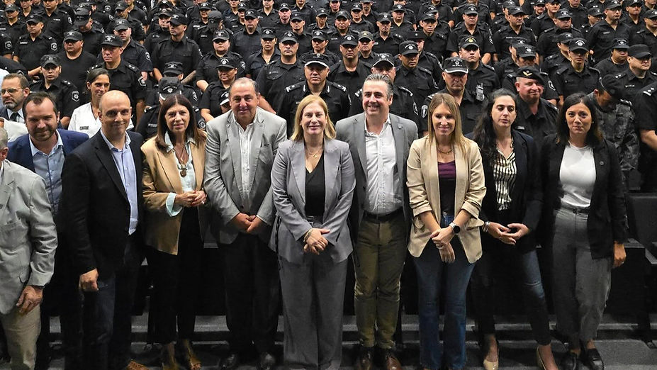 Incorporamos 190 agentes de nuestra Policía en zonas que los necesitan. 