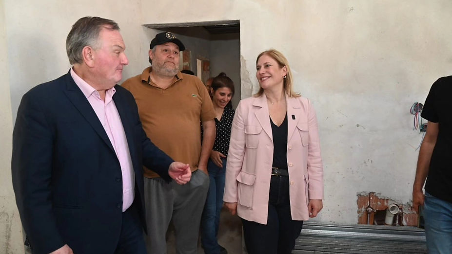 En Hersilia recorrimos las nuevas viviendas que pronto serán hogar de muchas familias y la puesta en valor del circuito aeróbico de la laguna.