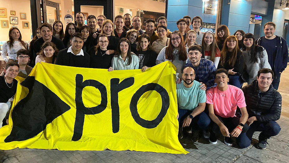 Gran noche en Rosario con los jóvenes PRO