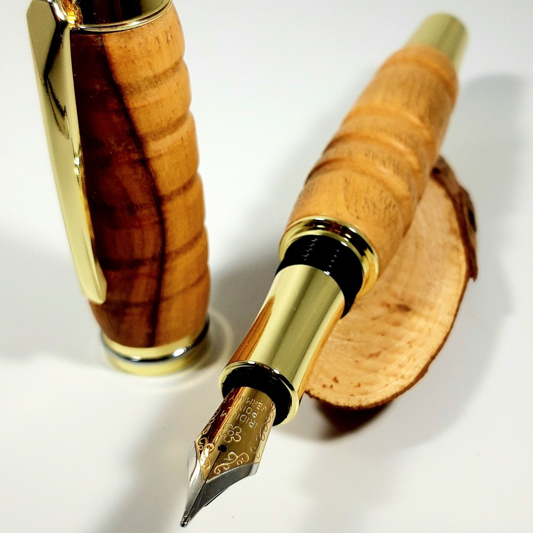 Exklusiver Füller aus Nussbaum
