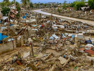 Back-to-Back Disasters: Philippines Mourns 188 Dead from Tino as Uwan Strengthens Offshore