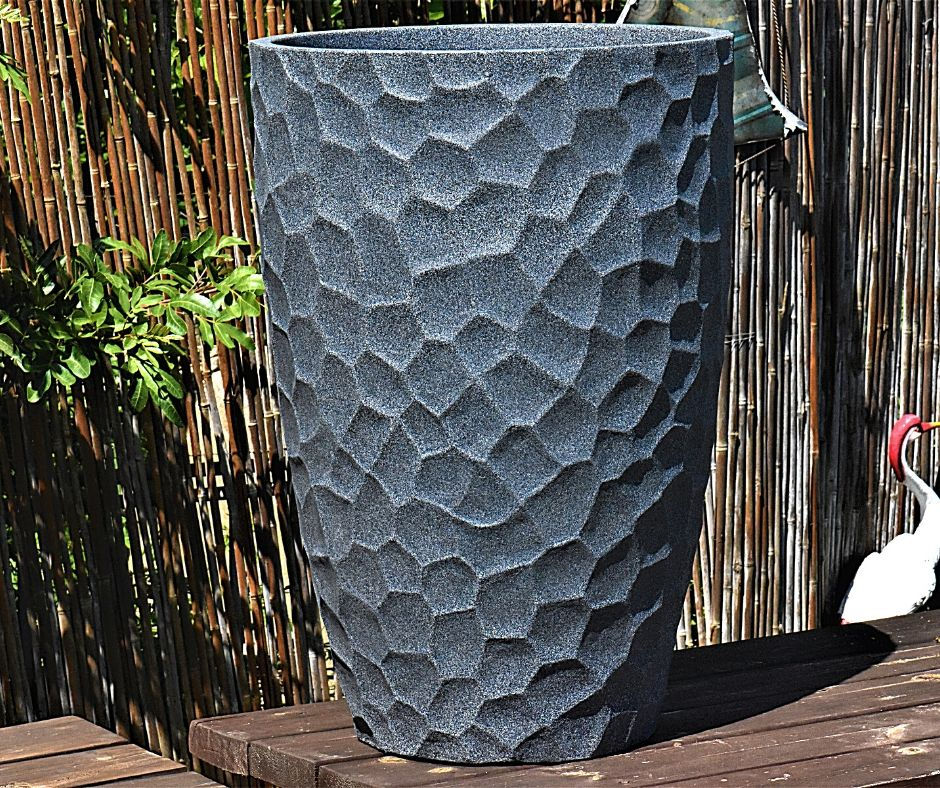 תמונה ממוזערת: כד שתילה מעוטר