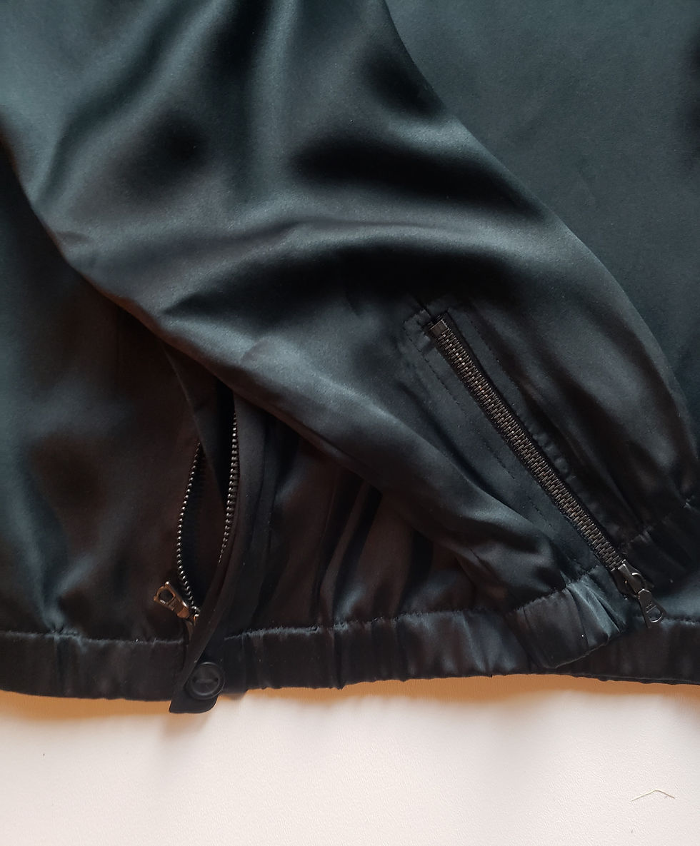 Thumbnail: Green silk shirt long sleeve with button waist