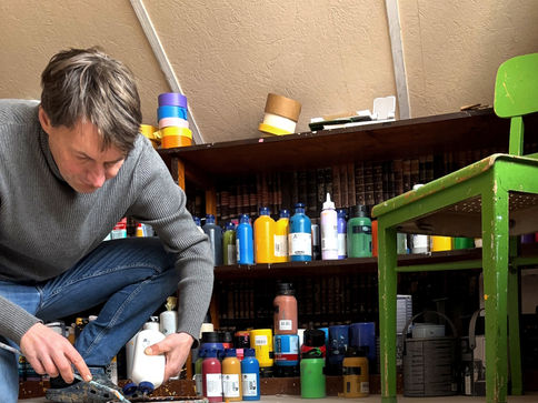 Torsten Trantow Chae in his studio. Image provided by Torsten Trantow