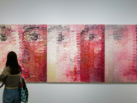 Image by Declan Sun of an art gallery