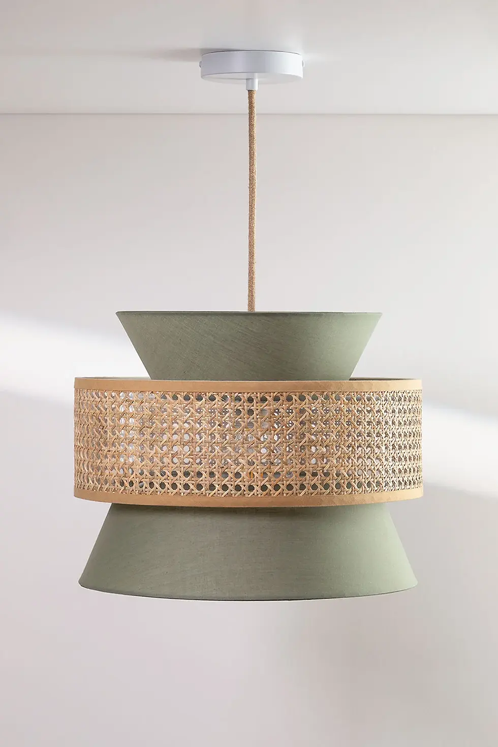 Miniaturbild: Deckenlampe “Yereh” aus Rattan – Natürliches Licht mit Stil