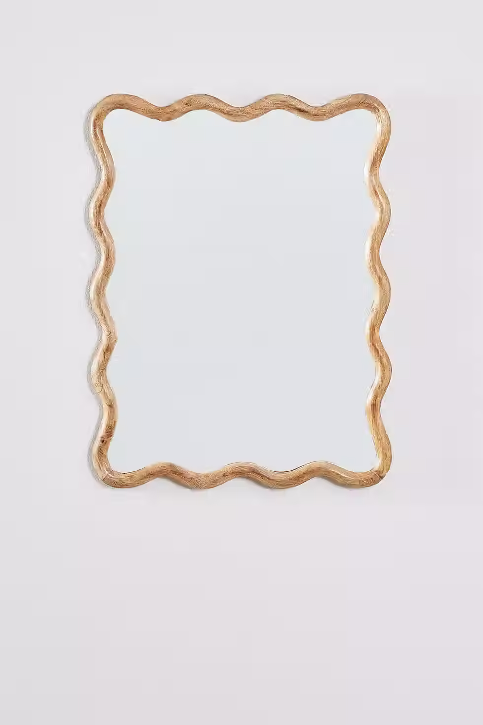 Wandspiegel Gilliam aus Mangoholz (48 × 62 cm) – Natürlich. Schlicht. Zeitlos.