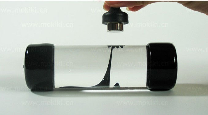 Миниатюра: Ферромагнитная жидкость - Цилиндрическая банка