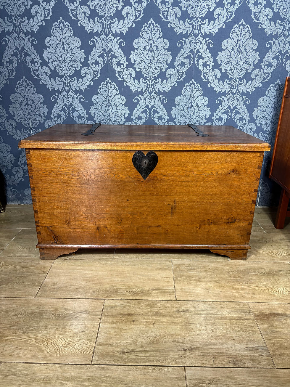 Stara dębowa skrzynia posagowa, kufer drewniany antyk
