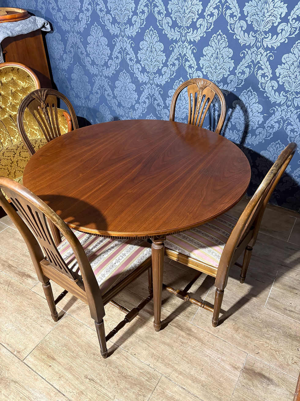 Miniatura: Drewniany rozkladany stół gustawiański z 4 krzesłami, stół vintage