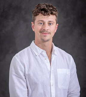 Justin Hess Headshot.jpg
