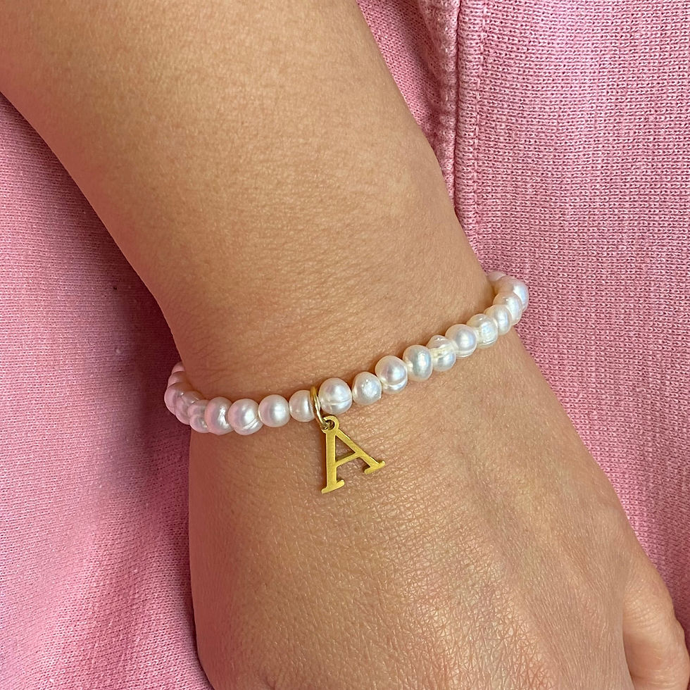 Miniaturbild: Freshwater Pearl Initial Charm Bracelet