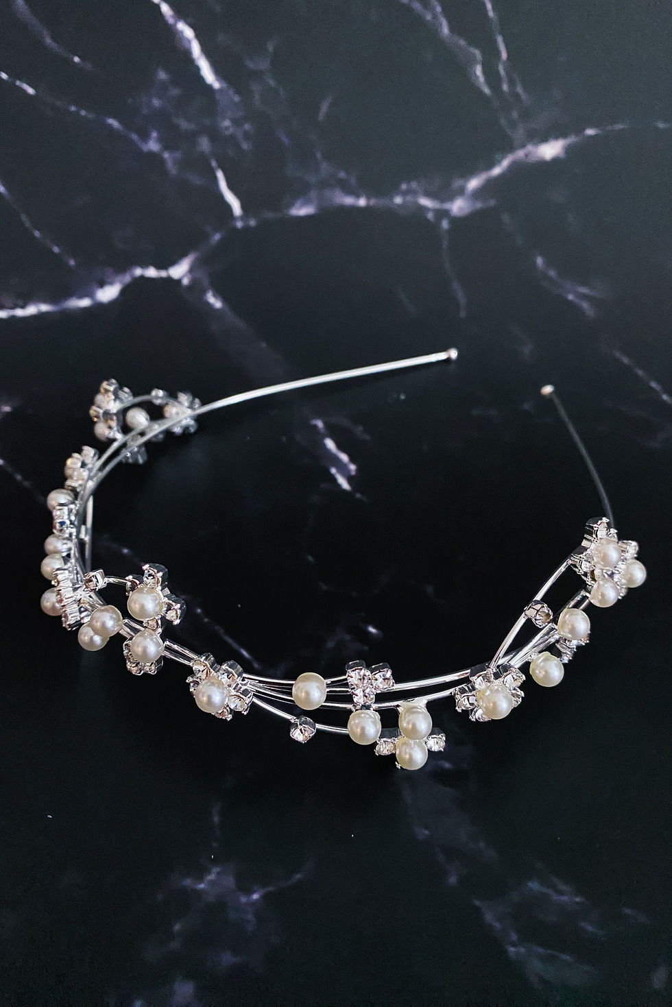 Miniaturbild: Artful Snow Flower Headband
