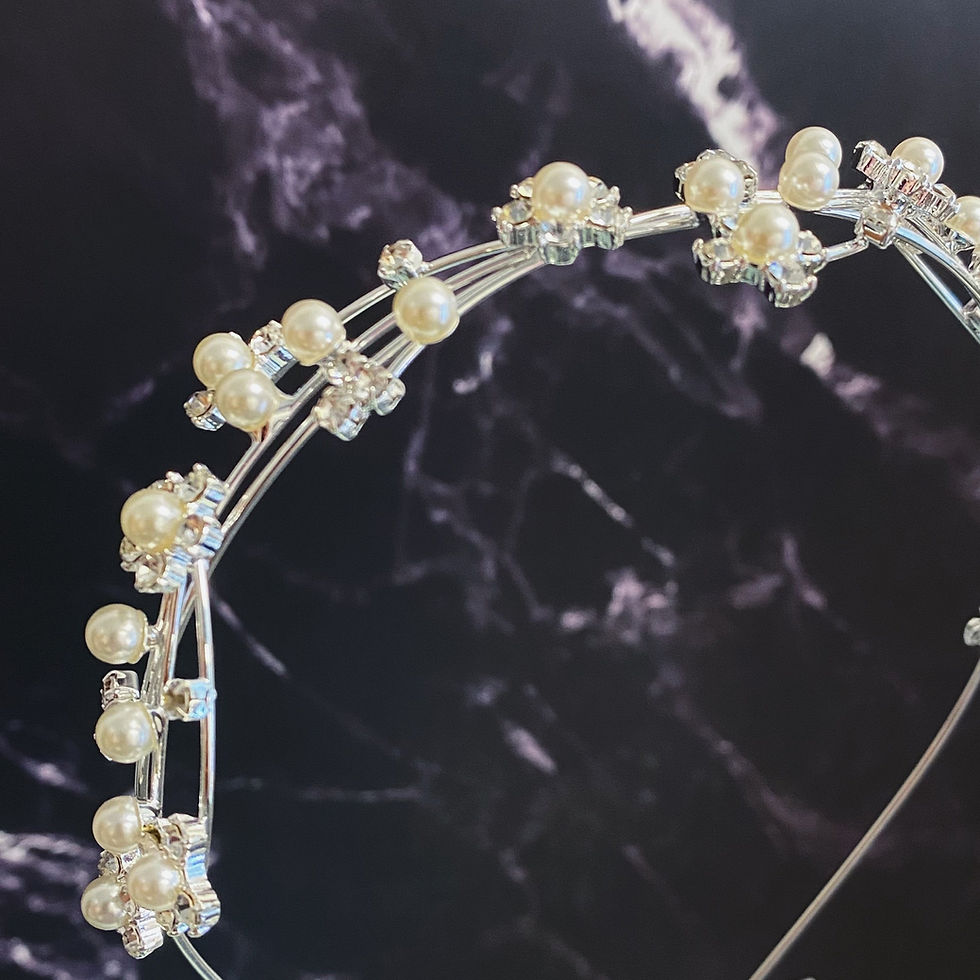 Miniaturbild: Artful Snow Flower Headband