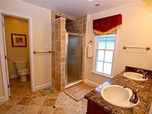 Master shower.webp