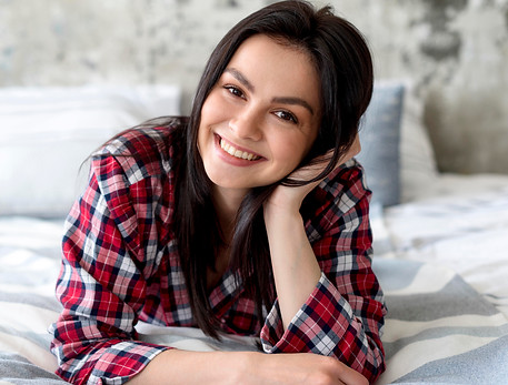 portrait-beautiful-woman-posing-bed.jpg