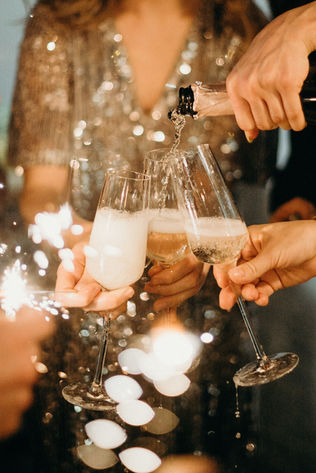 SUGERENCIAS INMEJORABLES PARA RESOLUCIONES DE AÑO NUEVO JUNTAS CON LAS PREVISIONES ASTROLOGICAS PARA