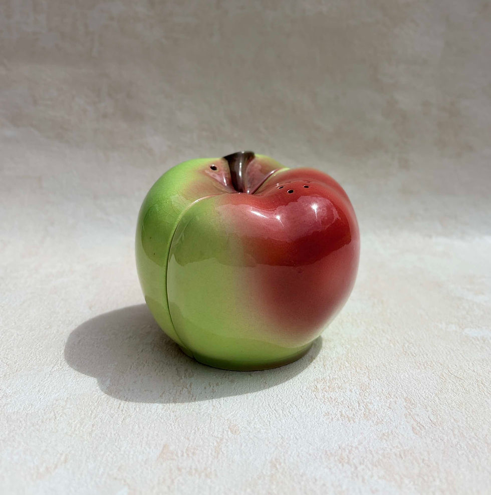 Vintage Carlton Ware Ceramic Apple Cruet Set - Salt & Pepper Shakers. Vintage kitchen decor, retro salt & Pepper shaker.