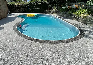 65738b925045b32ab465b9bd_Pool-Decks-rubber-surfacing-ORI-small-pools.jpg_utm_source=chatgp