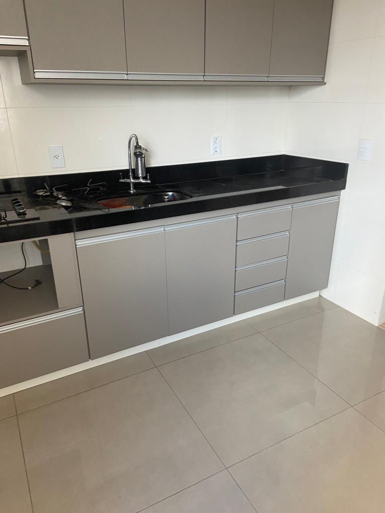 Cozinha Planejada bairro Caiçara. MDF Gianduia Trama e Carvalho