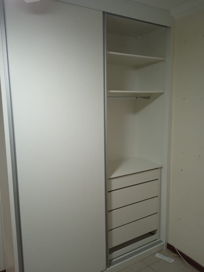 Moveis Planejados BH - Bairro Santa Amelia - Guarda roupa 4 gavetas 1 sapateira cabide e prateleira