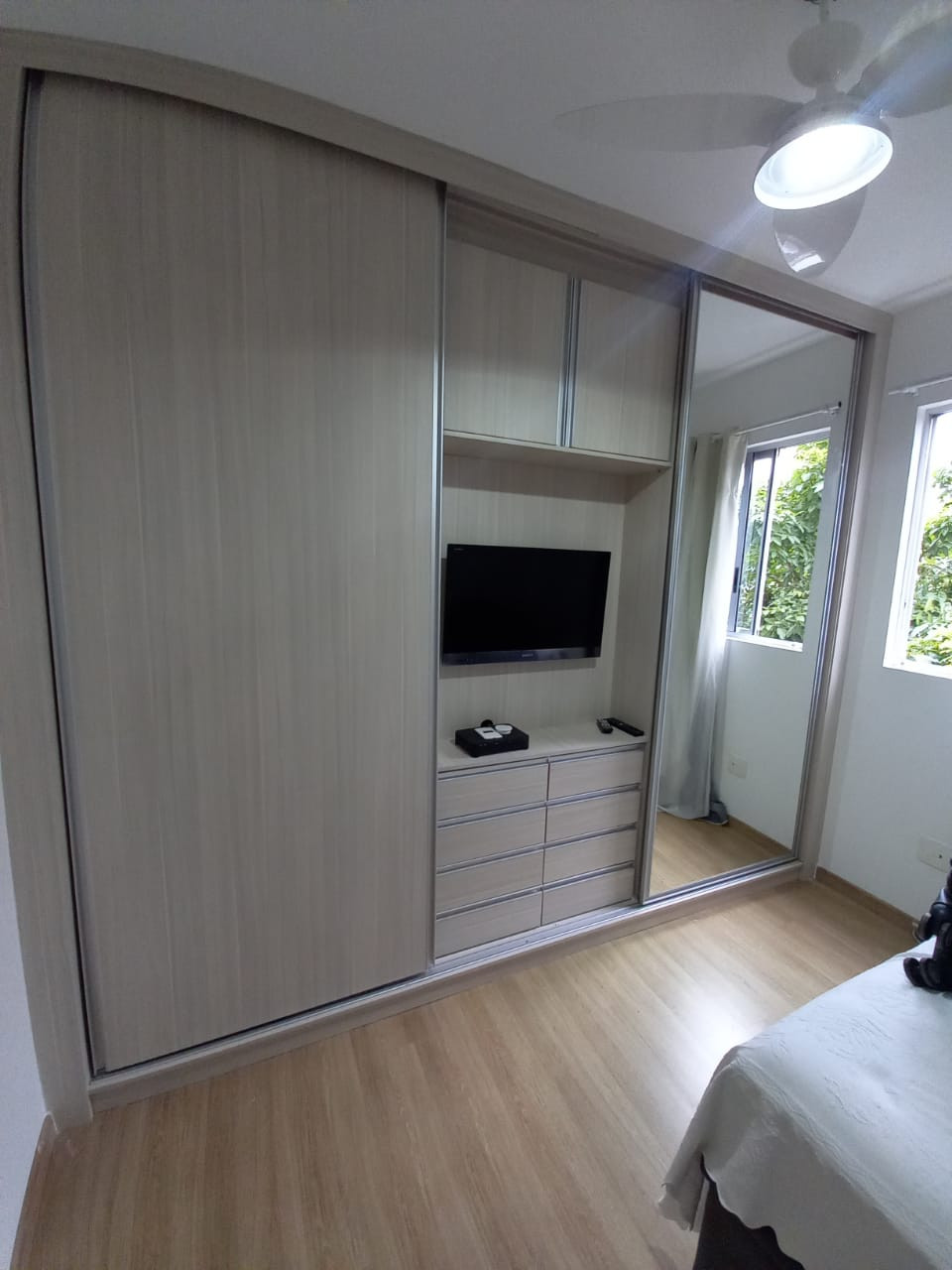 Projeto renderizado Guarda roupa 3 portas de correr