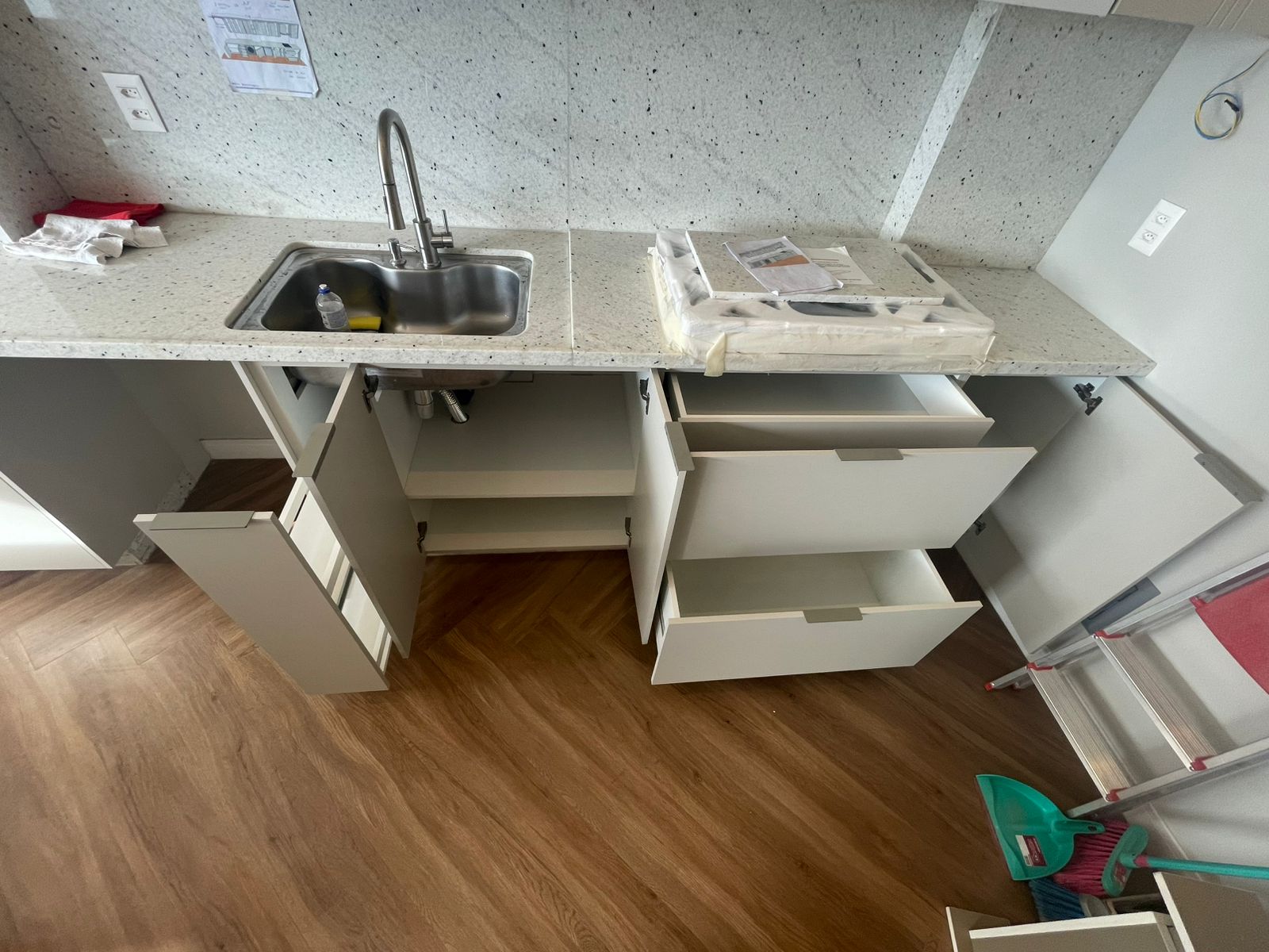 Armários planejados BH: cozinha planejada moderna no bairro Betânia em Belo Horizonte