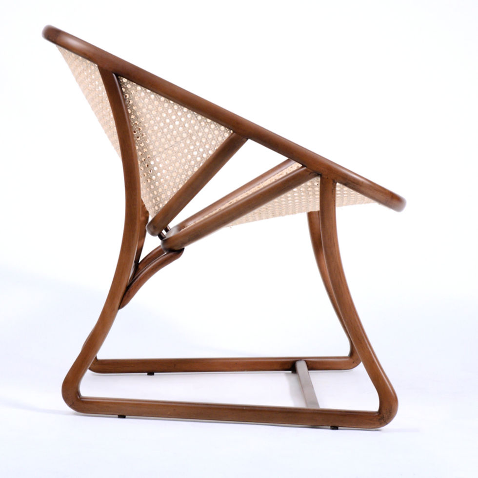 Küçük resim: Side view of Mango Rattan Chair with walnut-stained ashwood frame
