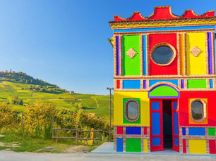 La Cappella del Barolo di Sol LeWitt e David Tremlett a La Morra, simbolo dell'arte contemporanea tra i vigneti delle Langhe e del Roero nei pressi di Alba"