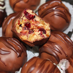 Cakepops med nötter och tranbär