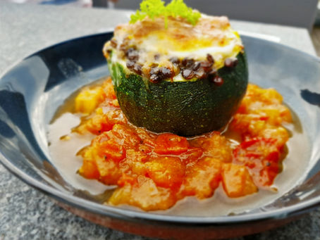 Gefüllte Satellitenzucchini | Linsen | Feta