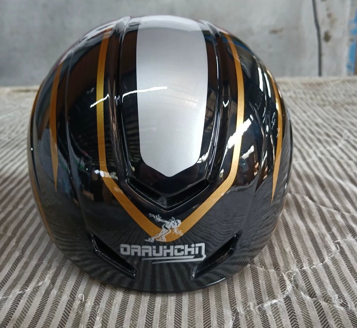BLACK Short Track Helmet (Oaauhchn)